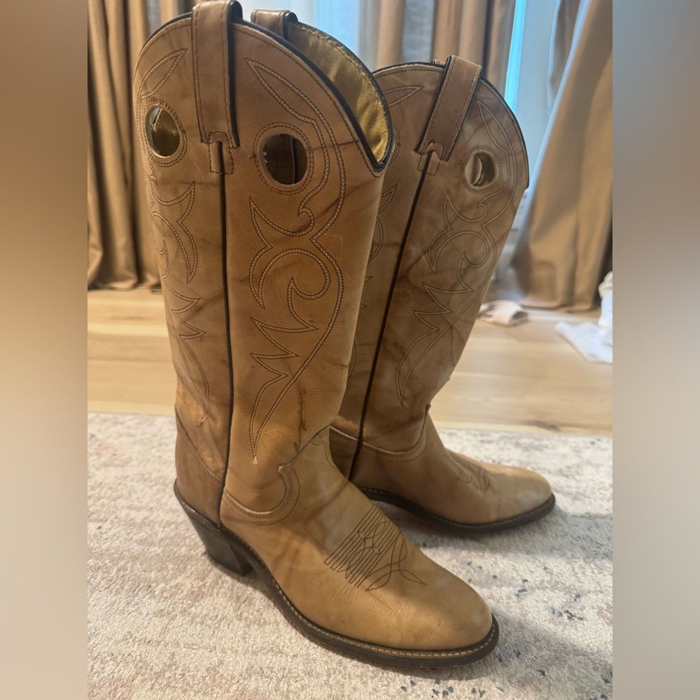 Tan Western Cowboy Boots